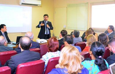 Juiz Carlos Cavalcanti compartilha em Pernambuco experiências do Moradia Legal 
