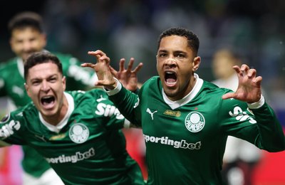 Palmeiras vence River Plate de virada e vai à semifinal da Libertadores