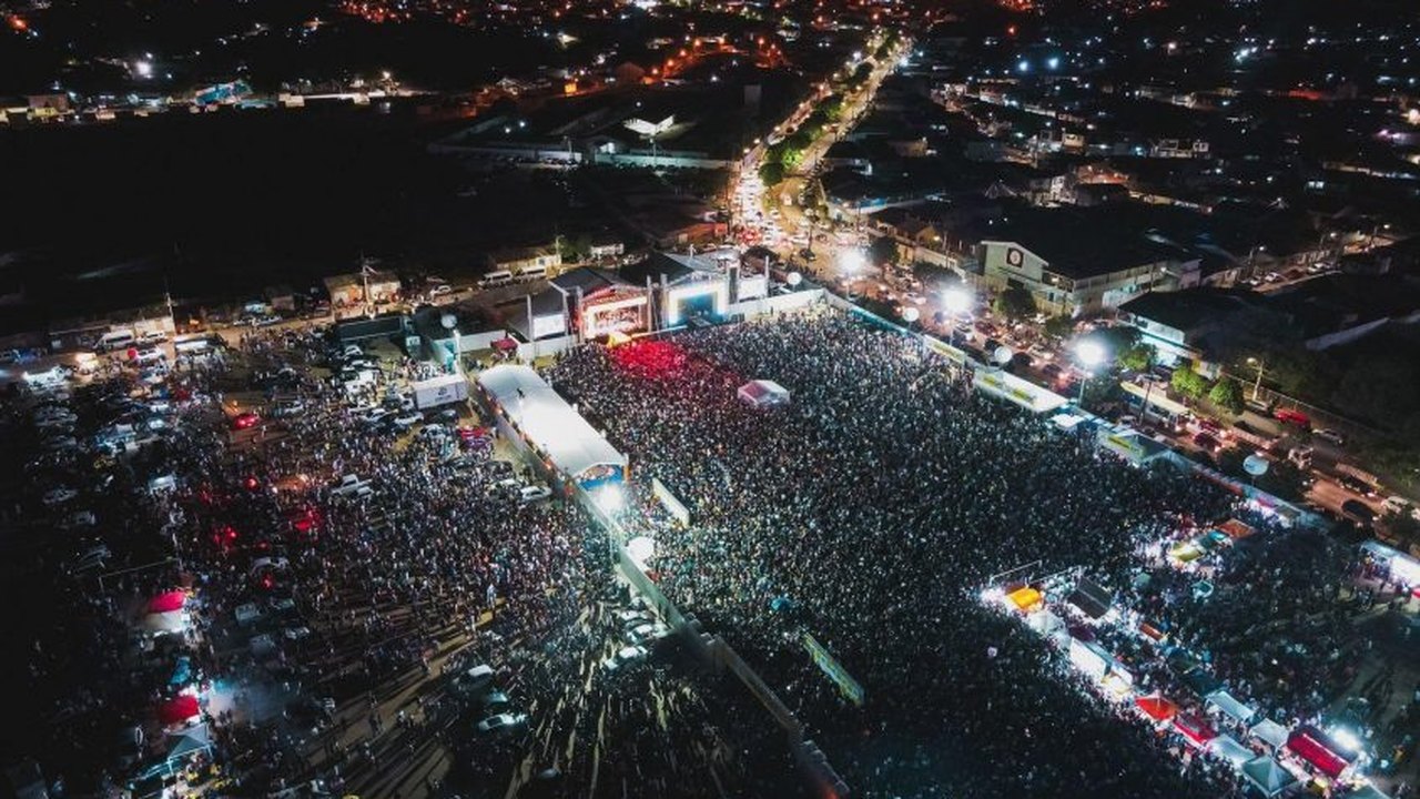 Prefeito JHC entrega Rota do Mar em festa com mais de 70 mil pessoas