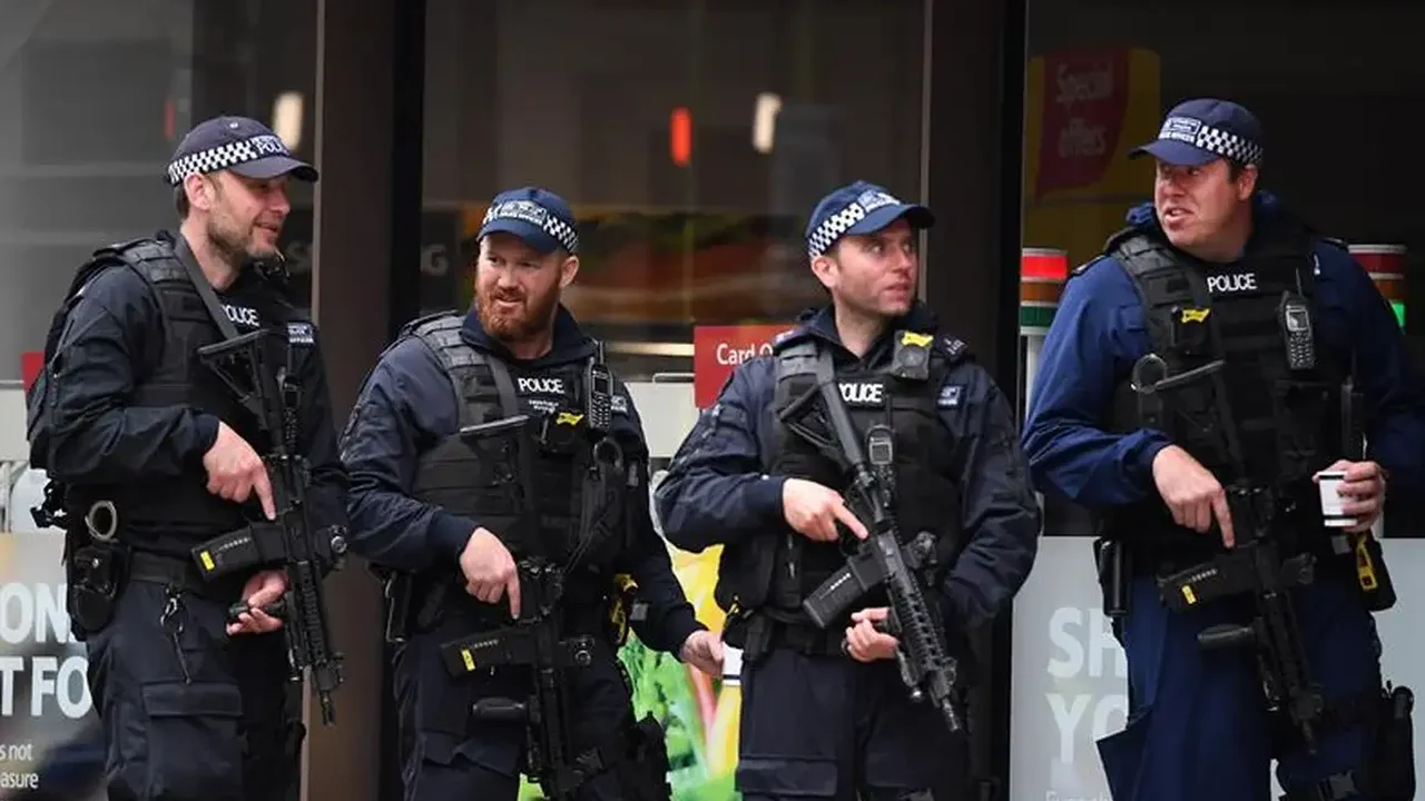 Inglaterra: polícia prende quatro iranianos por suposto plano de ataque terrorista