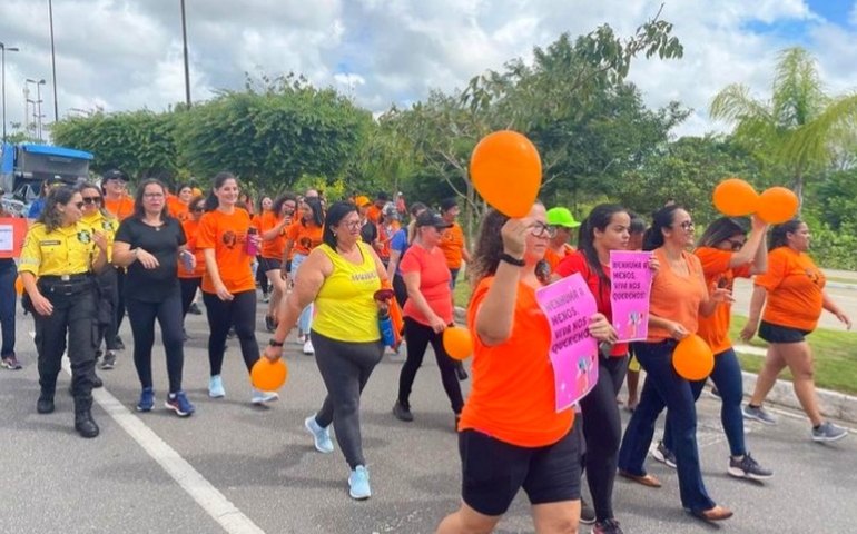 Mulheres fazem caminhada em Arapiraca contra a violência