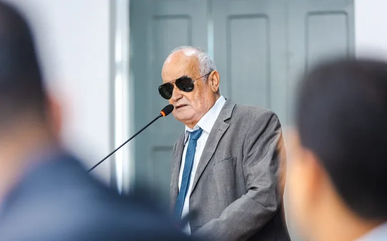 Livro de Fernando Valões relata a história da televisão em Alagoas