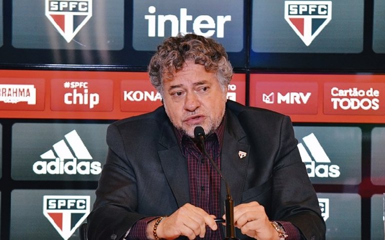 Presidente do São Paulo nega ter negociações para volta de Alexandre Pato