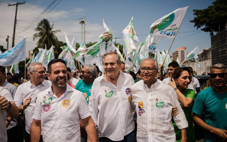 Ronaldo Lessa prestigia lançamento da candidatura do médico Wanderley