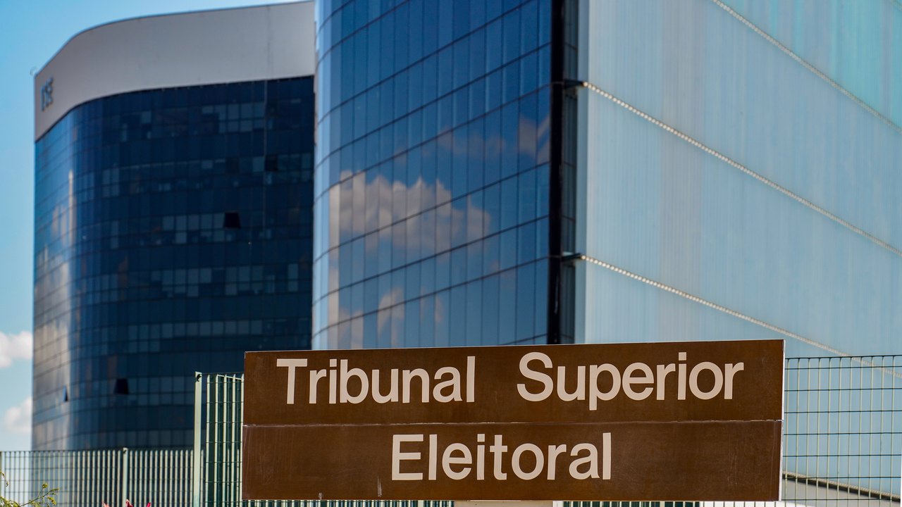 Eleições: TSE assina acordo com big techs para combater desinformação