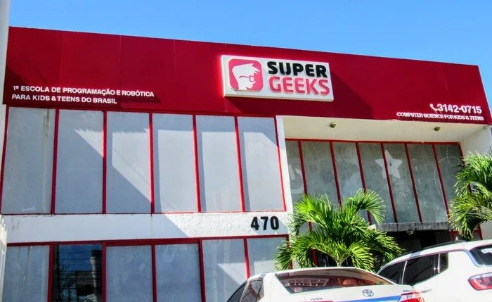 SuperGeeks Maceió, escola de tecnologia voltada para jovens e crianças