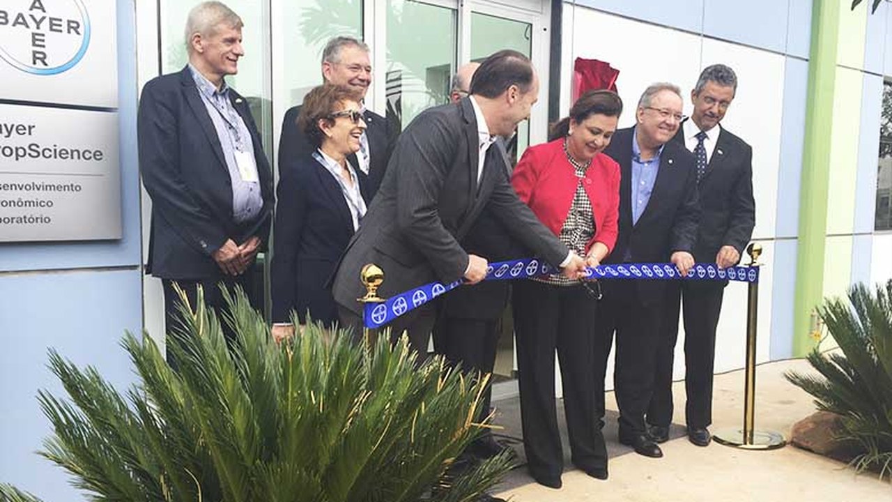 Katia Abreu participa de inauguração de laboratórios em São Paulo