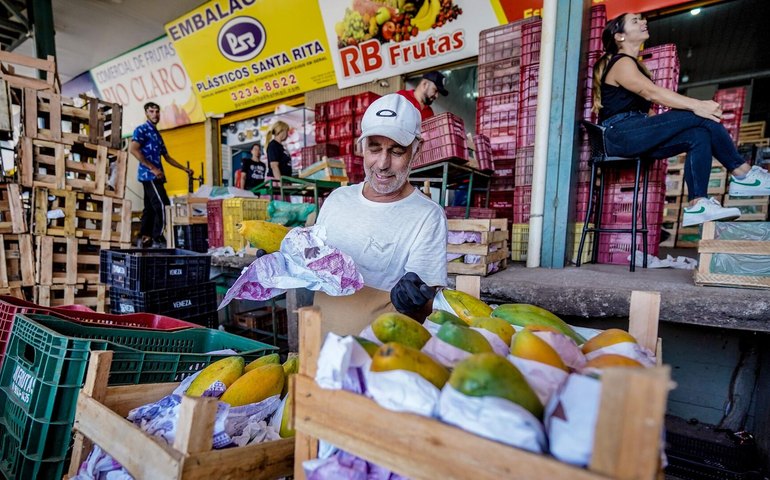 Tentativa de barrar alta dos alimentos é inútil, diz economista: 'Foge ao controle do governo'