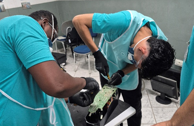Curso na UFAL capacita catadores de Maceió a desmontar e destinar corretamente os resíduos eletroeletrônicos