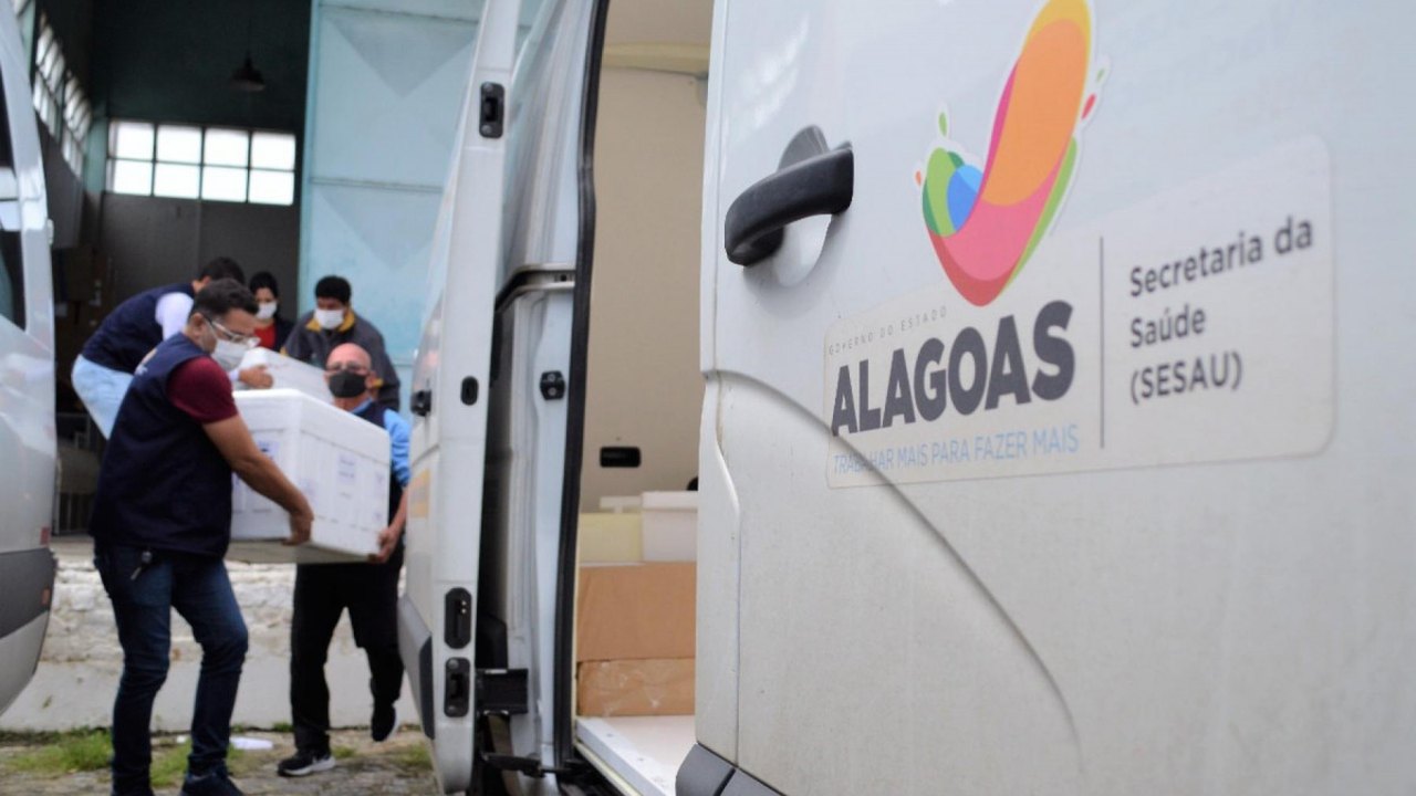 Avanço na imunização: Alagoas recebe mais de 135 mil doses de vacinas contra Covid-19 nesta terça (20)
