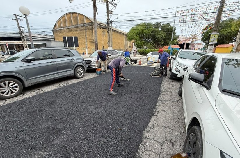 Operação Tapa-buraco reforça manutenção viária em Jaraguá para São João Raiz