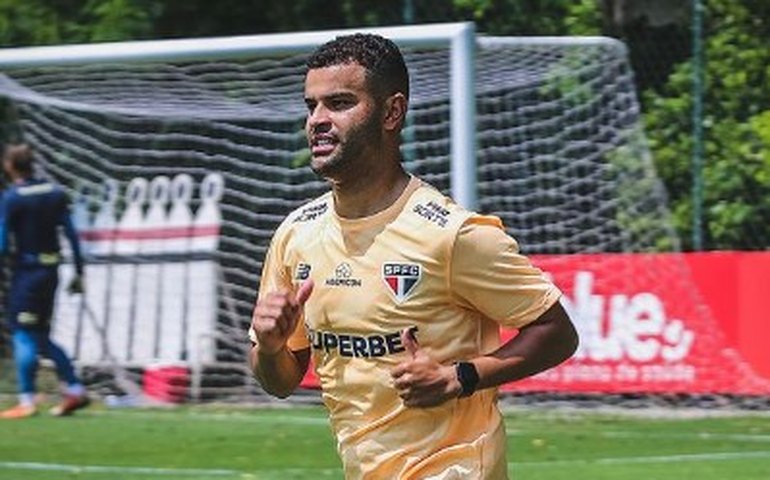 Alisson, do São Paulo, volta a treinar com a preparação física após cirurgia em julho