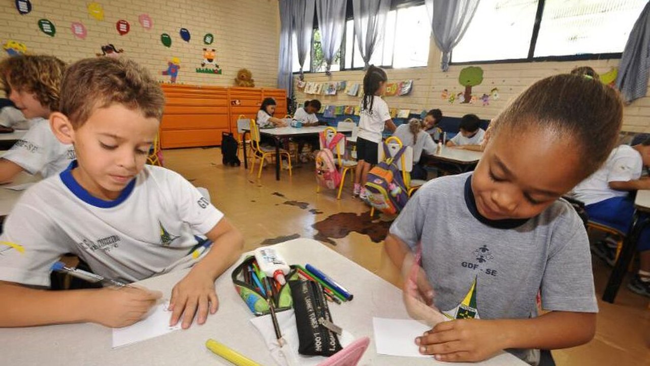 Manual gratuito para escolas e famílias traz dicas para facilitar a convivência