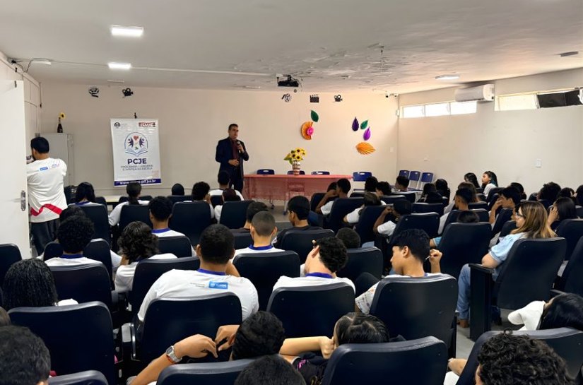 “Jornada Antibullying” alcança 200 estudantes da rede pública da capital em apenas uma semana