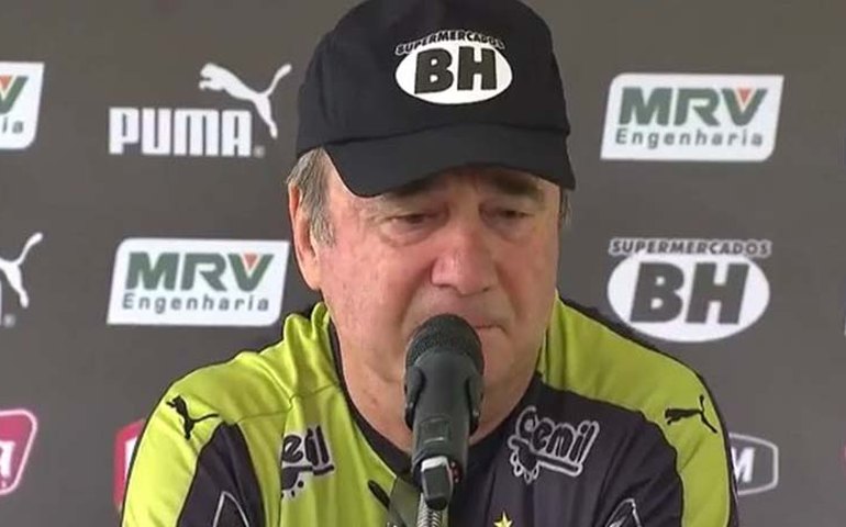 Levir Culpi anuncia saída do Atlético-MG