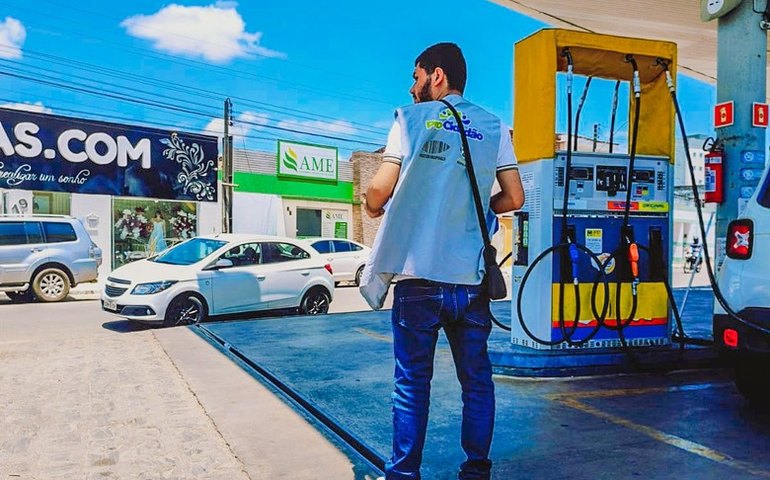 Pesquisa do Procon Arapiraca revela novos preços de combustíveis; confira