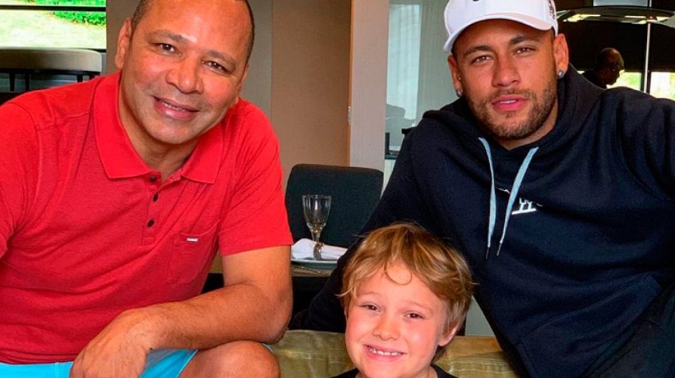 Neymar pai entra na Justiça para devolver mansão