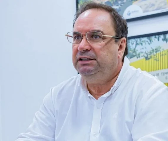 Prefeito de Arapiraca declara voto em Lula no 2º turno e cita avanços na educação e habitação