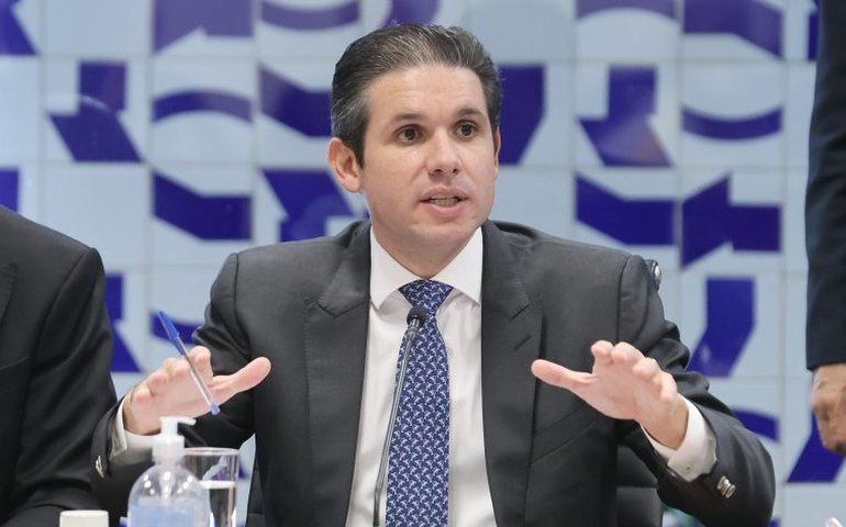 Motta anuncia formalmente grupo de trabalho da reforma administrativa