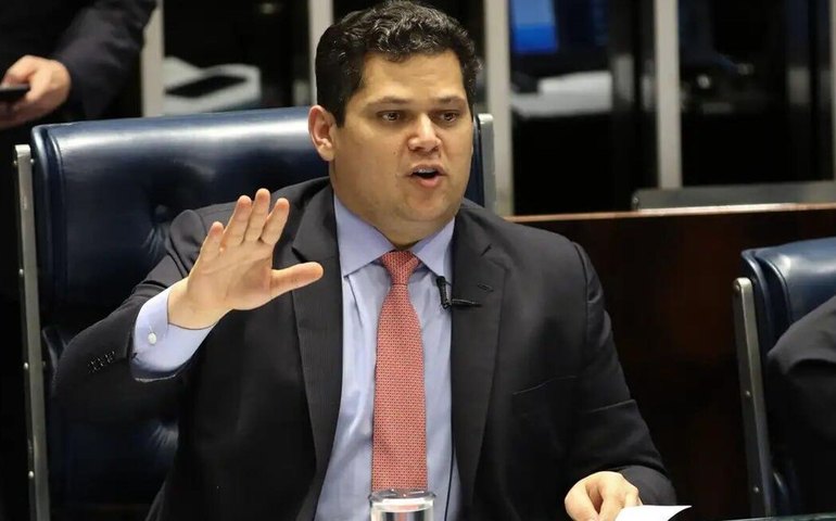 CPI do INSS será realizada no segundo semestre, diz Alcolumbre