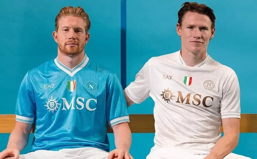 Atual campeão italiano, Napoli lança novos uniformes
