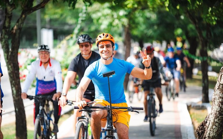 Prefeito JHC participa do #Desafio22 e destaca ampliação de ciclovias na capital durante sua gestão