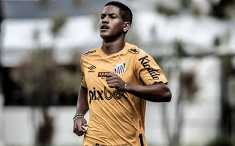 Ângelo volta a treinar no Santos e já pode substituir Léo Baptistão em Minas