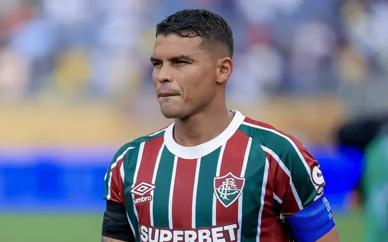 Milan mira retorno de Thiago Silva para reforçar defesa, diz mídia