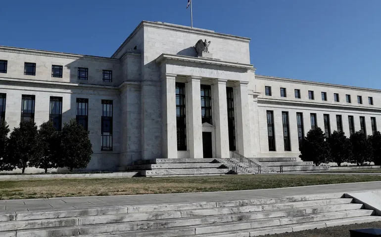 Trajetória das taxas de juros depende da totalidade de dados que Fed vai receber, diz dirigente
