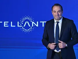 Stellantis volta a fechar trimestre no azul e lucra 400 milhões de euros