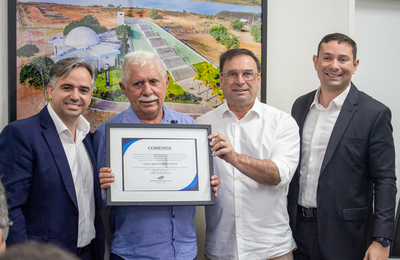 Em Arapiraca, Juceal promove reunião e homenageia empresários e autoridades com comenda