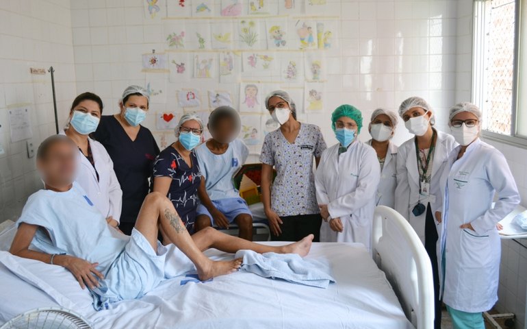 Trabalho transdisciplinar restabelece saúde de paciente no Hospital Helvio Auto