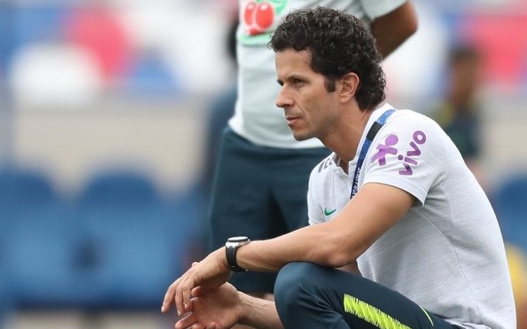 Médico do Atlético-MG, Rodrigo Lasmar detalha quadro de Zaracho após cirurgia 