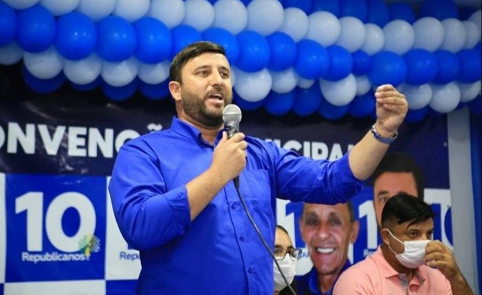 O prefeito Téo Higino O prefeito Téo Higino
