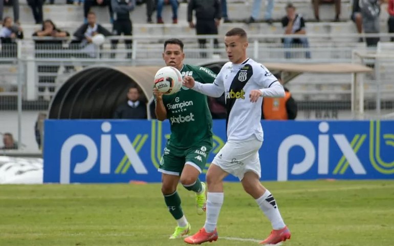 Ponte Preta aguarda Fábio Sanches e Léo Naldi contra o Bahia
