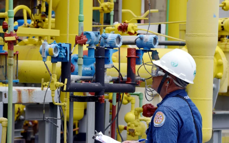 Produção industrial sobe 0,1% em agosto ante julho, revela IBGE