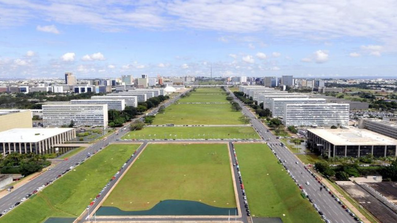 Decreto do governo extingue mais de 27,5 mil cargos efetivos