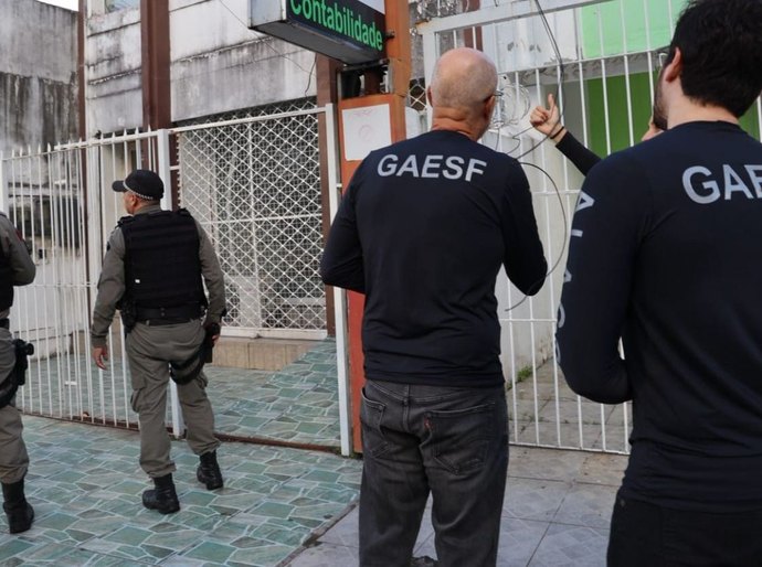 “Operação CERES”: Gaesf cumpre mandados de busca e apreensão contra Orcrim suspeita de fraudes fiscais e societárias e falsificação de documentos em Maceió e Arapiraca