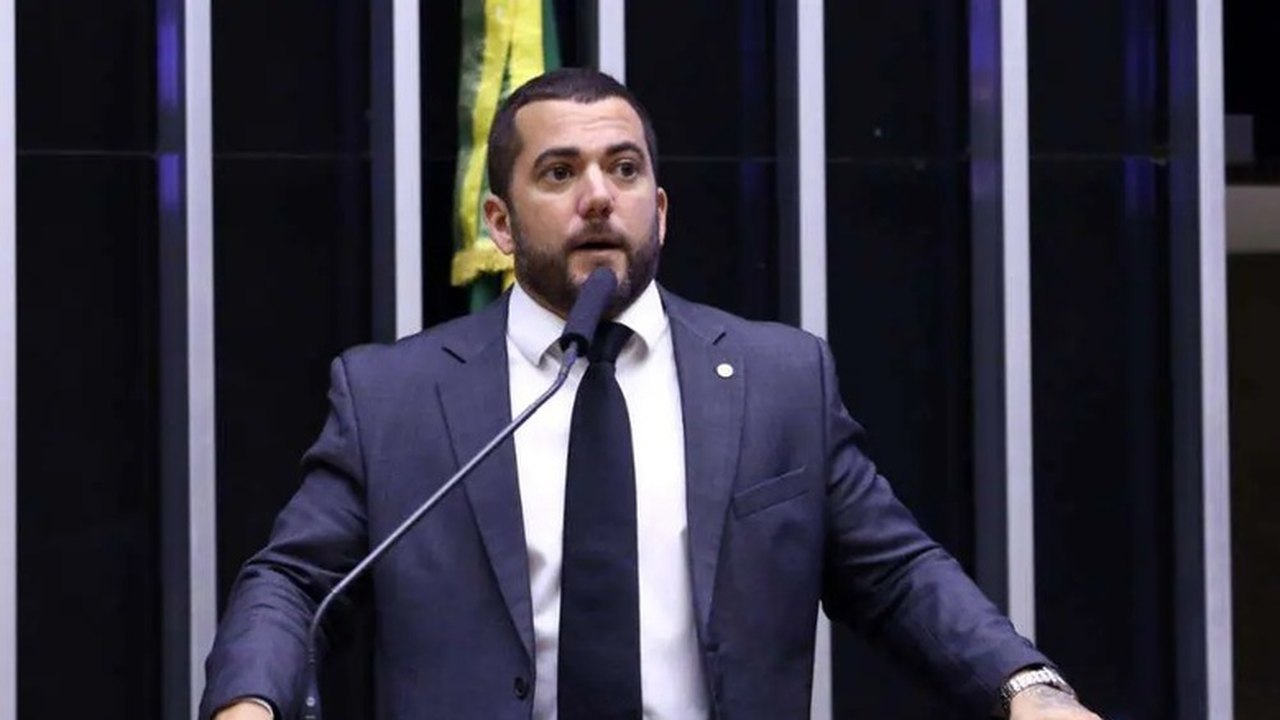 ‘STF fechou o Congresso’, diz bolsonarista Carlos Jordy
