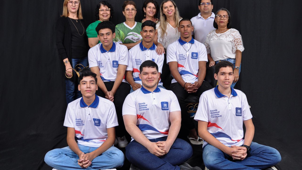 Professor Lucyan Mendonça inspira estudantes por meio das olimpíadas de conhecimento