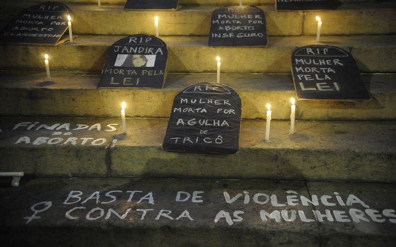 Pela Vida das Mulhers: atos do 8 de março ocupam ruas pelo Brasil