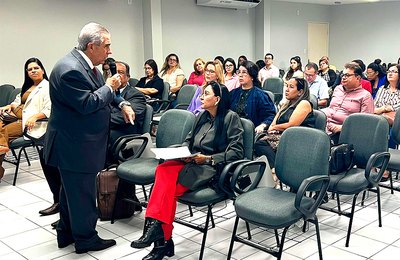 Orlando Rocha destaca celeridade dos juizados em evento na Esmal