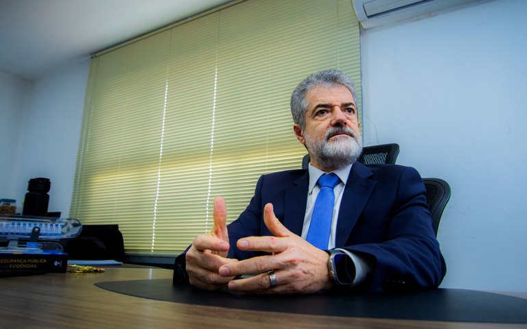 Flávio Saraiva representa Alagoas em reunião com presidente Lula sobre PEC da Segurança Pública