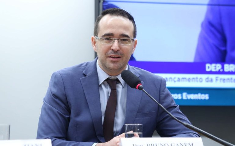 Comissão aprova projeto que estende para 60 dias a validade da CNH após vencimento