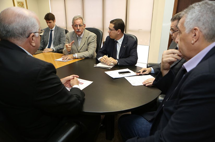 Educação ganha novo prazo para plano de nomeações de concursados