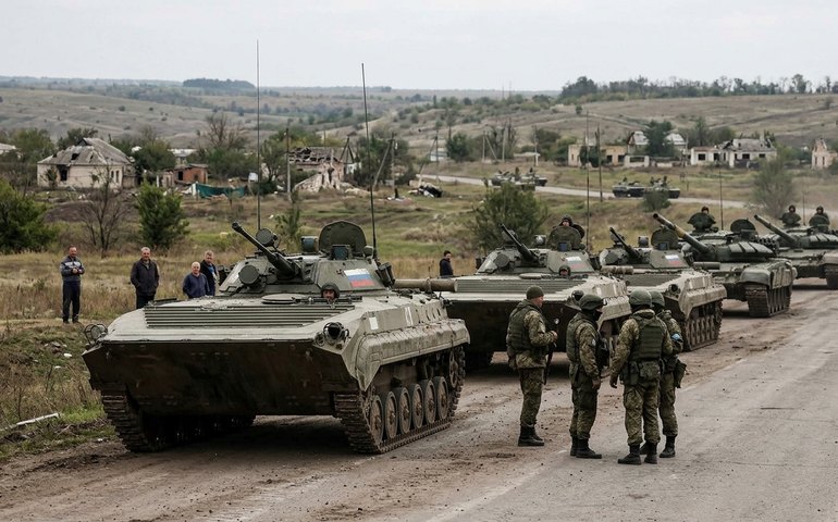 Lugansk é libertada e ofensiva russa avança em várias frentes, diz chefe militar