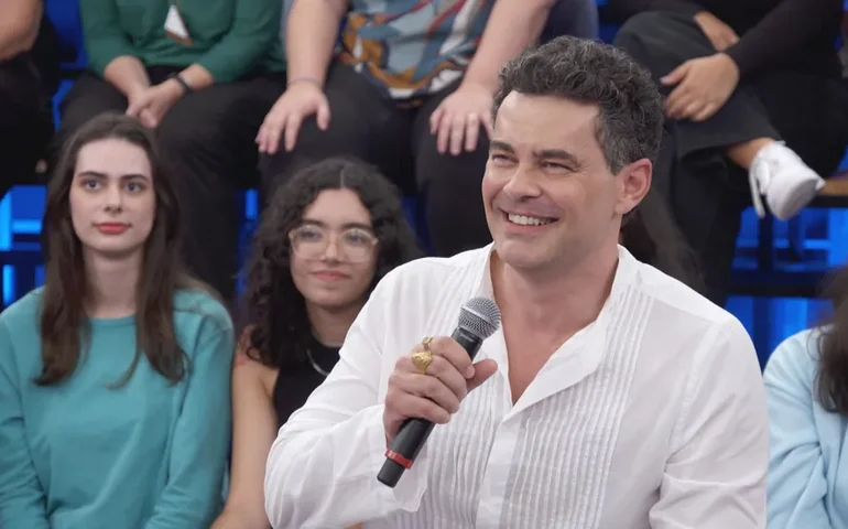 Carmo Dalla Vecchia fala sobre personagem gay