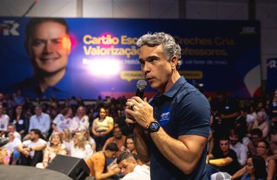 Em debate sobre educação, Rafael Brito propõe nova bolsa para estudantes a Renan Filho