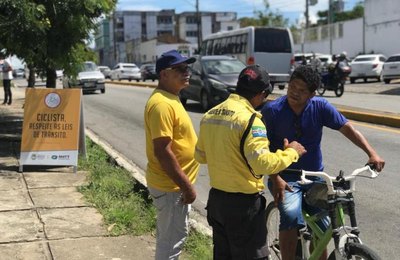 Prefeitura de Maceió inicia Maio Amarelo com blitz educativa