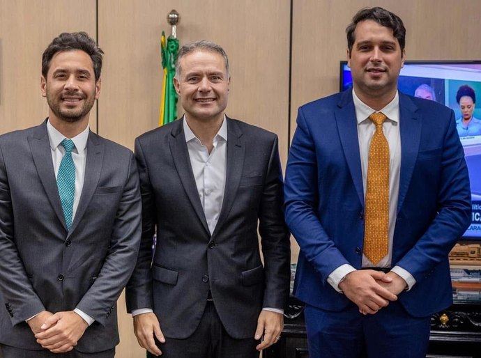 Atual prefeito e prefeito eleito de Santana do Mundaú cumprem produtiva agenda em Brasília